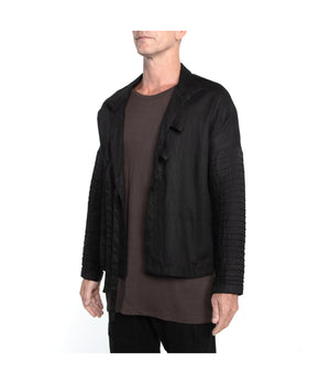 Men's kimono style jacket crafted from 100% linen, featuring ribbed detail down the sleeves, 3 front-tie fastening and 2 front pockets.  100% linen